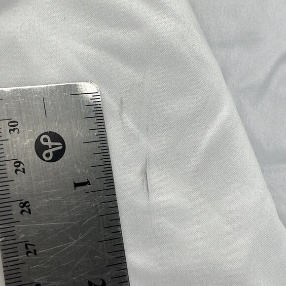 Le Rose Lauren Lace Satin Champagne Robe SIZE M/L White READ - Picture 11 of 11